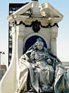 Statue of Queen Victoria in Piccadilly Gardens 