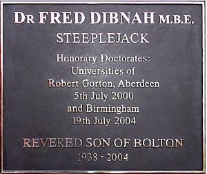 Commemorative Plaque on base of Fred Dibnah Memorial Statue